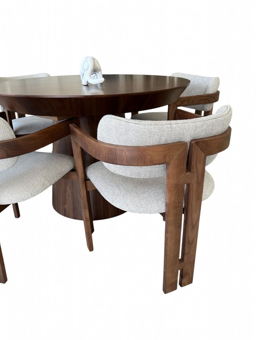 Conjunto de mesa de jantar em nogueira